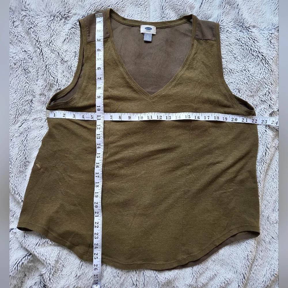 🌷Old Navy Women's XL Olive V-Neck Mesh Back Tank Top - Picture 2 of 3